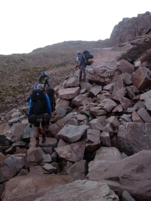 Paso de Rocas previo a cumbre Cerro Alto Cantillana