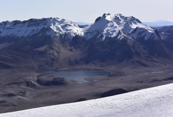 Cerro Kunturiri y laguna Casiri Hembra